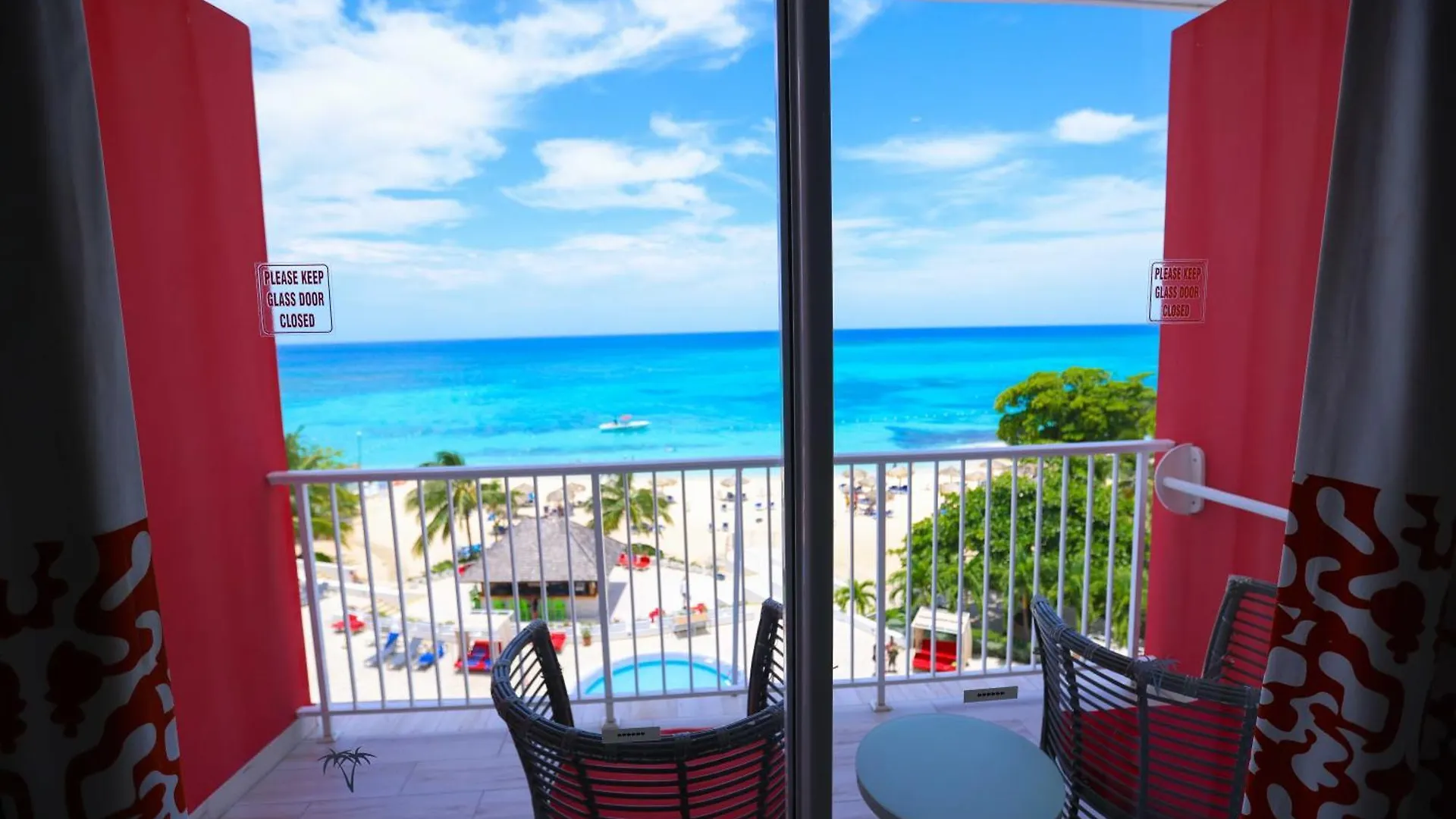 ***  מונטגו ביי Grand Decameron Montego Beach, A Trademark All-Inclusive Resort ג'מייקה